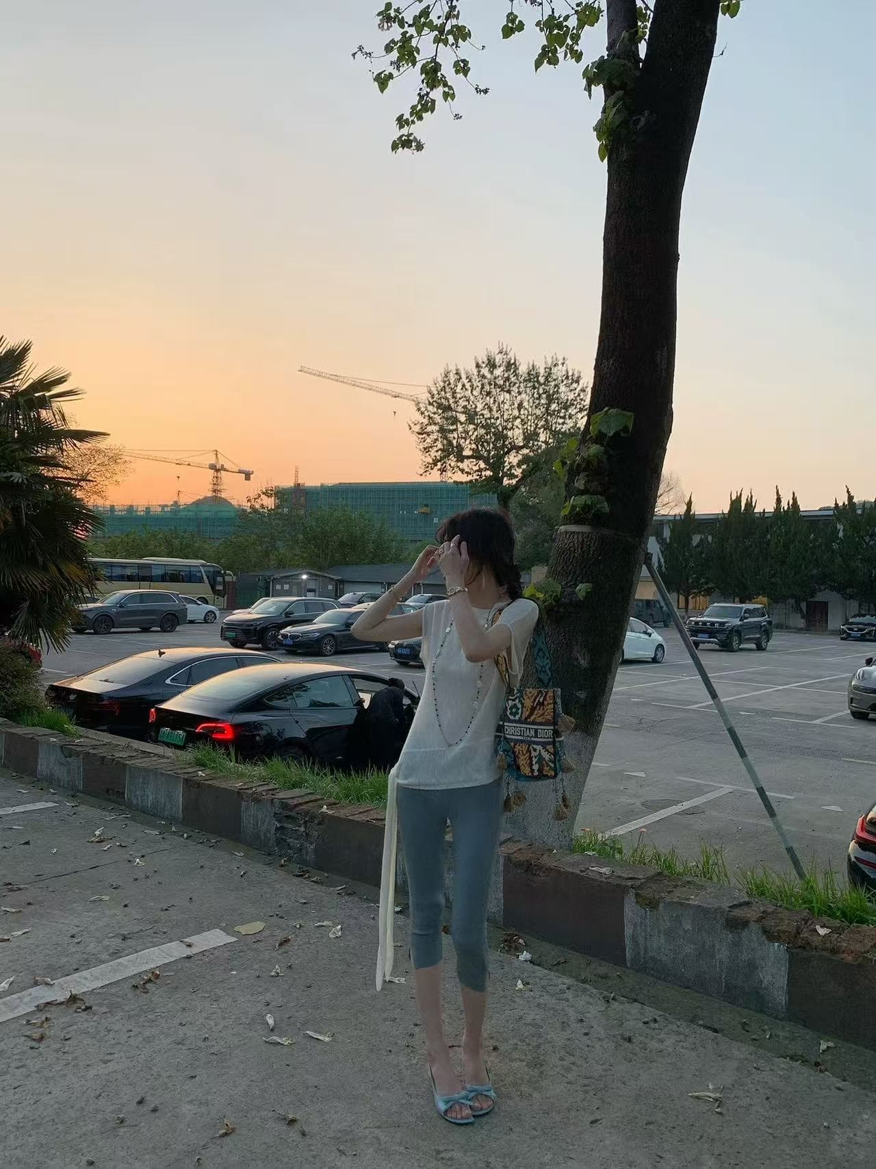 빛 사람들 코치 높음 지혜 센스 자연 대나무 마디 질감 차가운 오프숄더 레이스업 니트 t 맨위 여성 이미지 3
