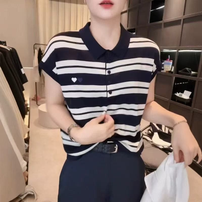 2026 여름 새로운 패션 다용도 폴로 칼라 스트라이프 반팔 니트 스웨터 여성 루즈핏 슬림해 보이는 고급 센스 맨위 트렌디 상세 이미지 6