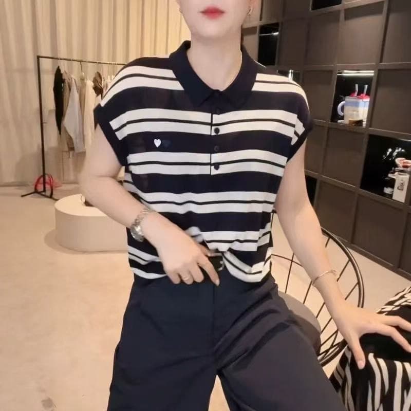 2026 여름 새로운 패션 다용도 폴로 칼라 스트라이프 반팔 니트 스웨터 여성 루즈핏 슬림해 보이는 고급 센스 맨위 트렌디 상세 이미지 7