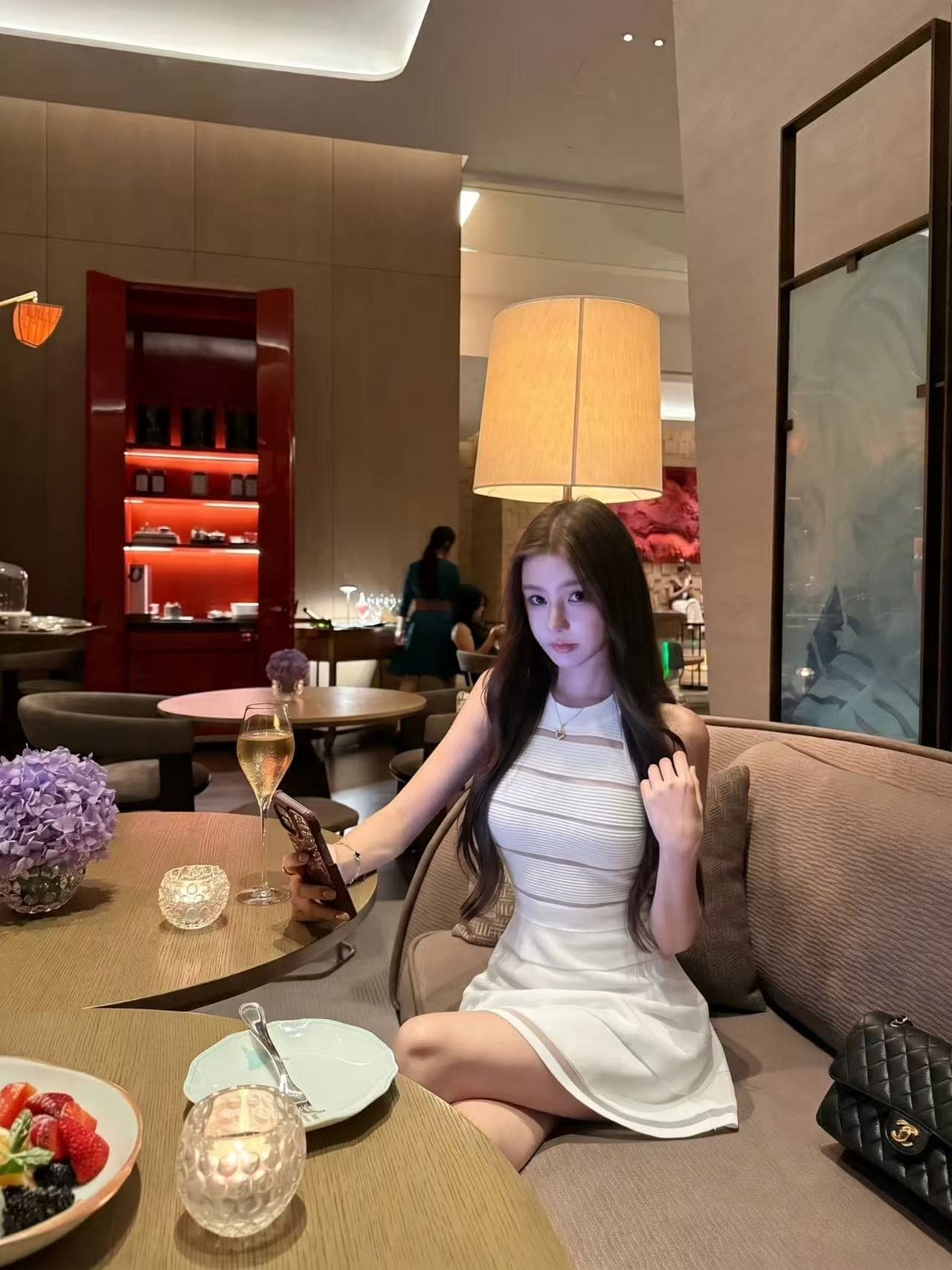 장 원 영어 같은 단락 홀로우 아웃 스트라이프 몸매 가꾸기 치마 아이들 3 차원 암호화 리브 니트 패치워크 유럽 오간자 드레스 이미지 4