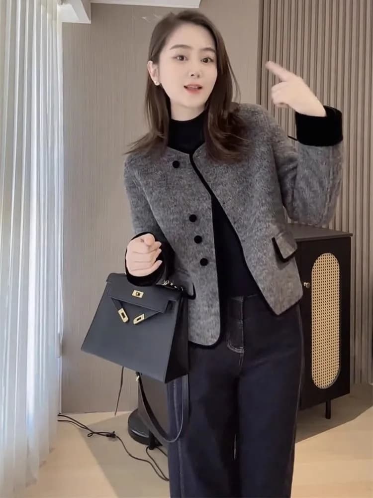 2026 년 가을 겨울 인터넷 유명인 새로운 패션 다용도 캐주얼 외국 가스 미니멀리즘 품격 작은 샤넬 스타일 배색 외부 여성 세트 이미지 4