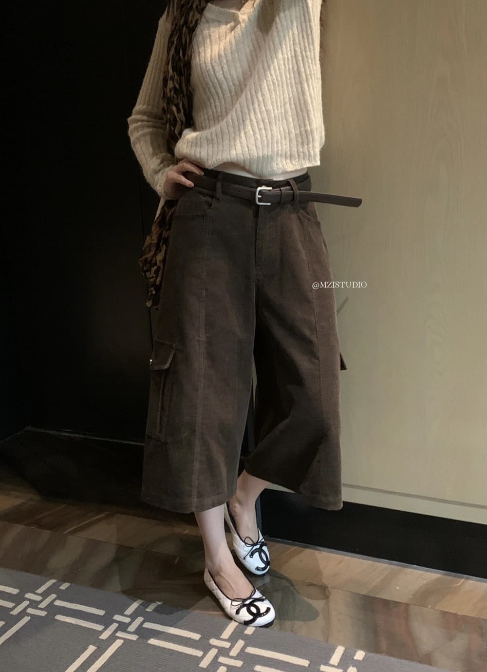 가을 레트로 코듀로이 중간 허리 넓은 다리 7 점 캐주얼 바지 벨트 포함