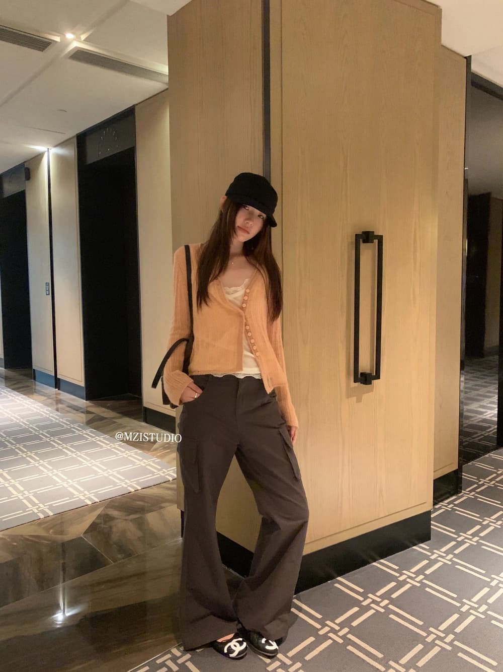 가을 한 부서 폴로 칼라 싱글 줄 버튼 슬림해 보이는 니트 오픈 가디건 상세 이미지 6