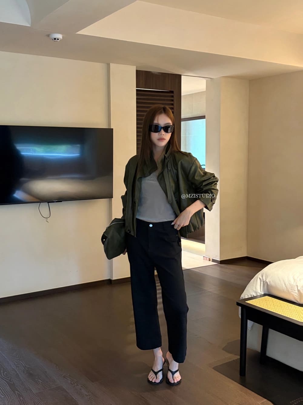 가을 한 부서 레트로 스탠드 칼라 이중 버튼 주머니 쇼트 스타일 가죽 재킷 상세 이미지 17