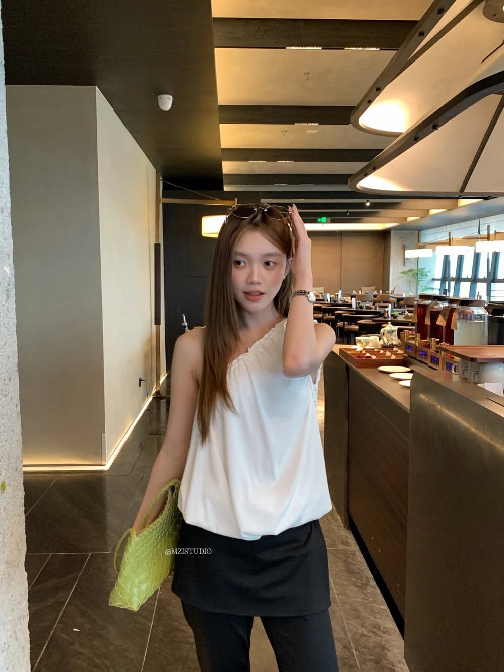 여름 한국 스타일 주름 일방적 인 비스듬한 어깨 품격 다용도 조끼 상세 이미지 4