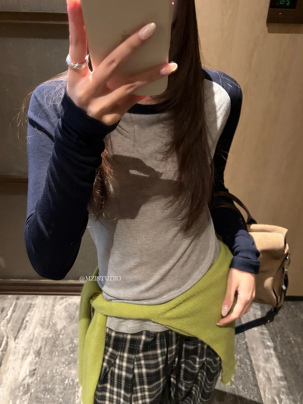 이른 가을 한국 스타일 기초 패치워크 색상 편안함 다용도 캐주얼 긴팔 티셔츠 이미지 4