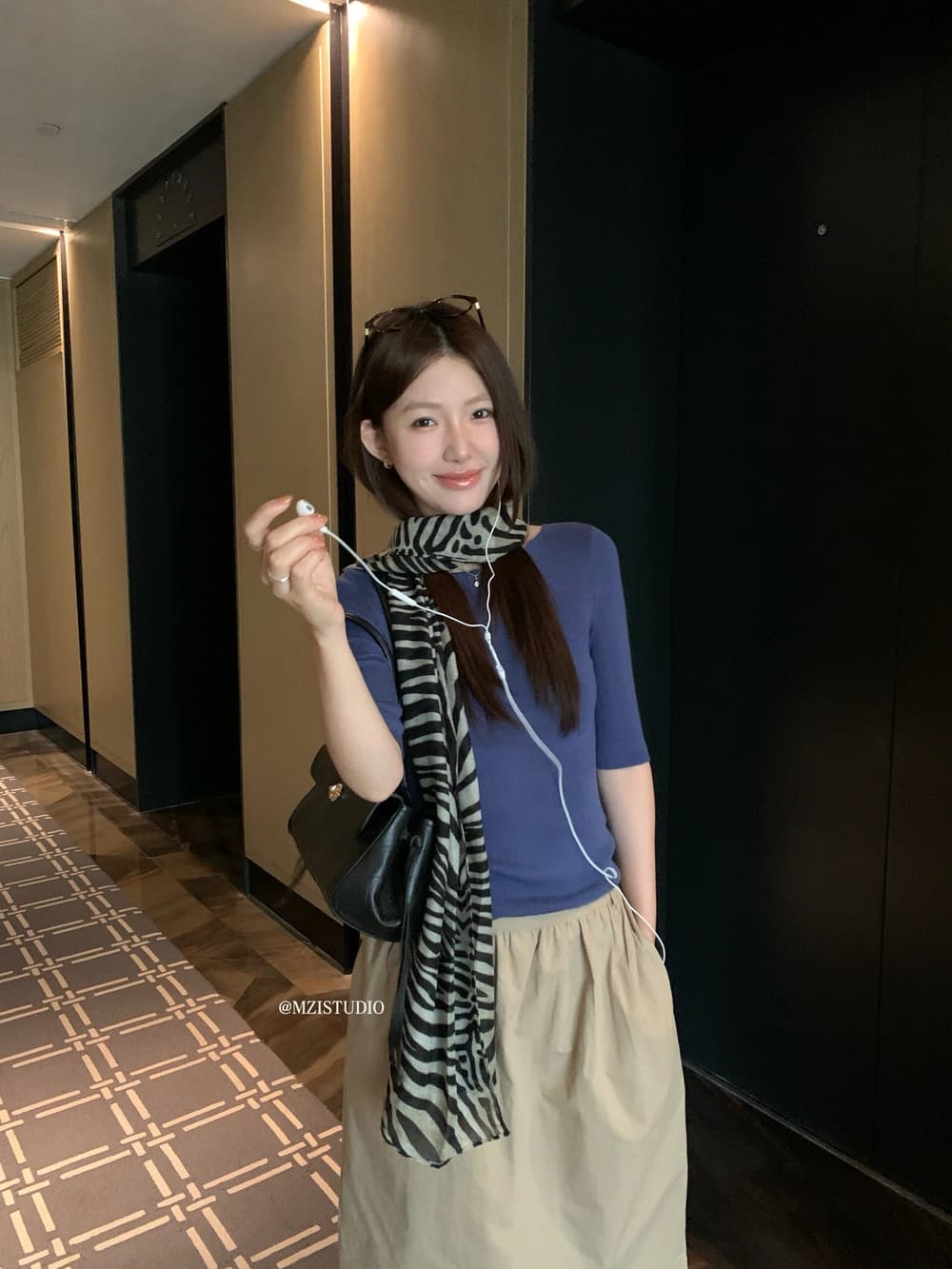 가을 한국 스타일 양모 중간 소매 라운드 넥 닫기 피팅 다용도 니트 스웨터 경기 스카프 상세 이미지 5