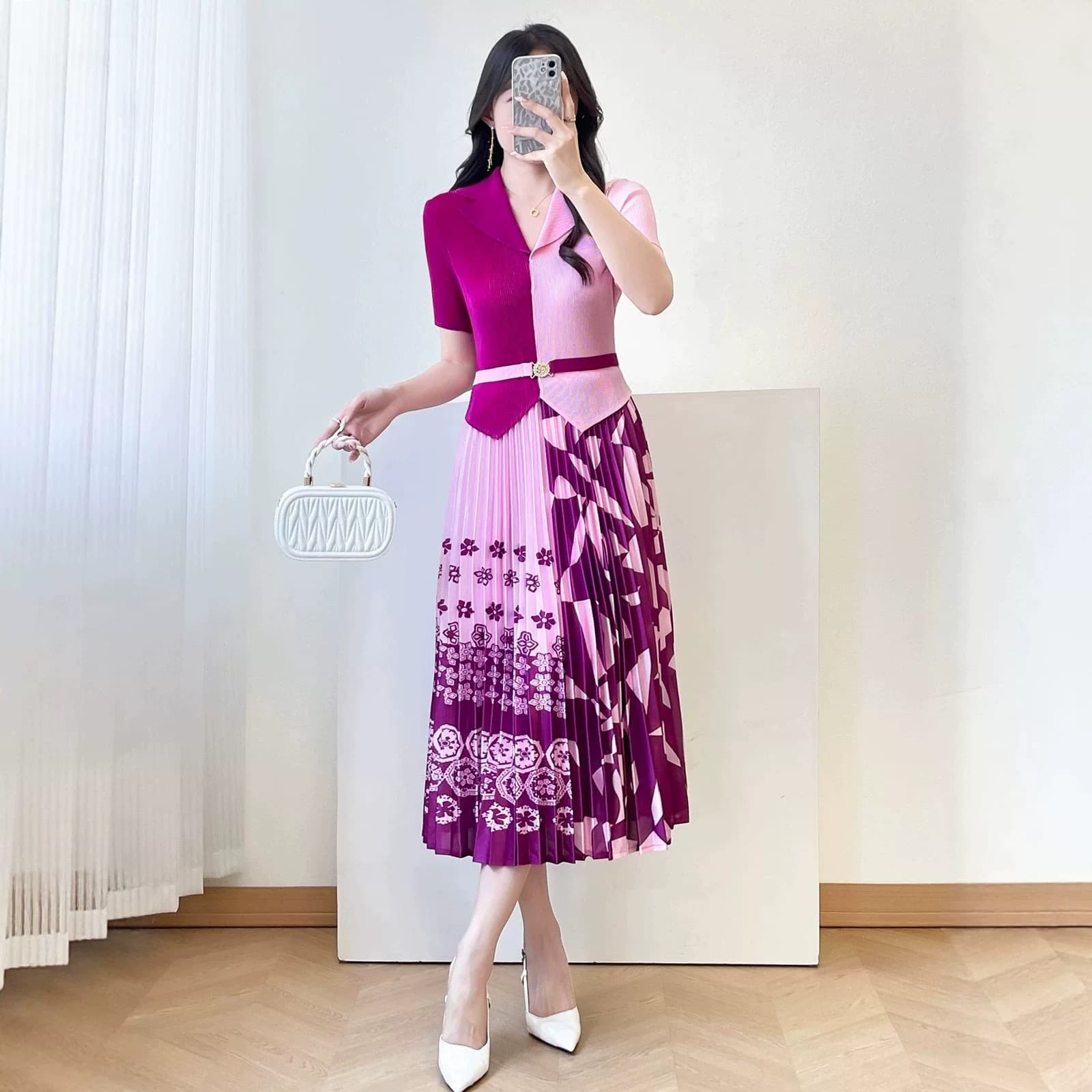 베트남 세 하우스 바람 배색 정장 칼라 패치워크 프린트 플리츠 스커트 허리 수축 벨트 포함 슬림해 보이는 중간 길이 스커트 상세 이미지 5