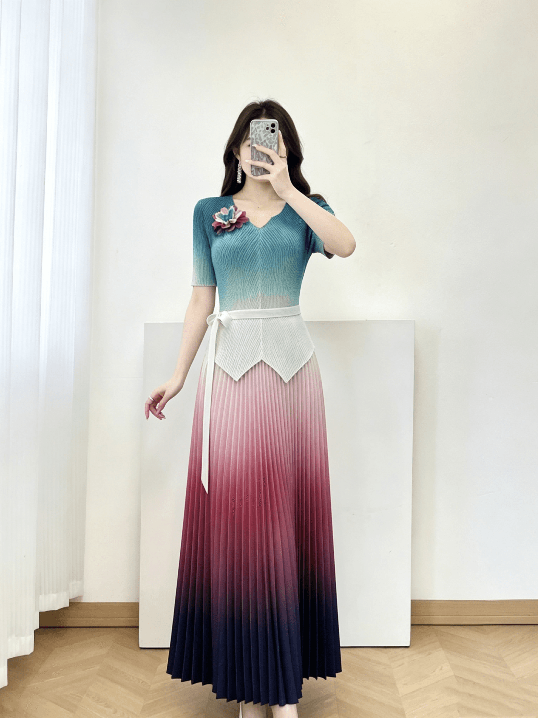 일본식 작은 대중 디자인 센스 그라데이션 헤일로 염색 플리츠 치마 빛 럭셔리 품격 허리 수축 레이스업 큰 진자 드레스 상세 이미지 1