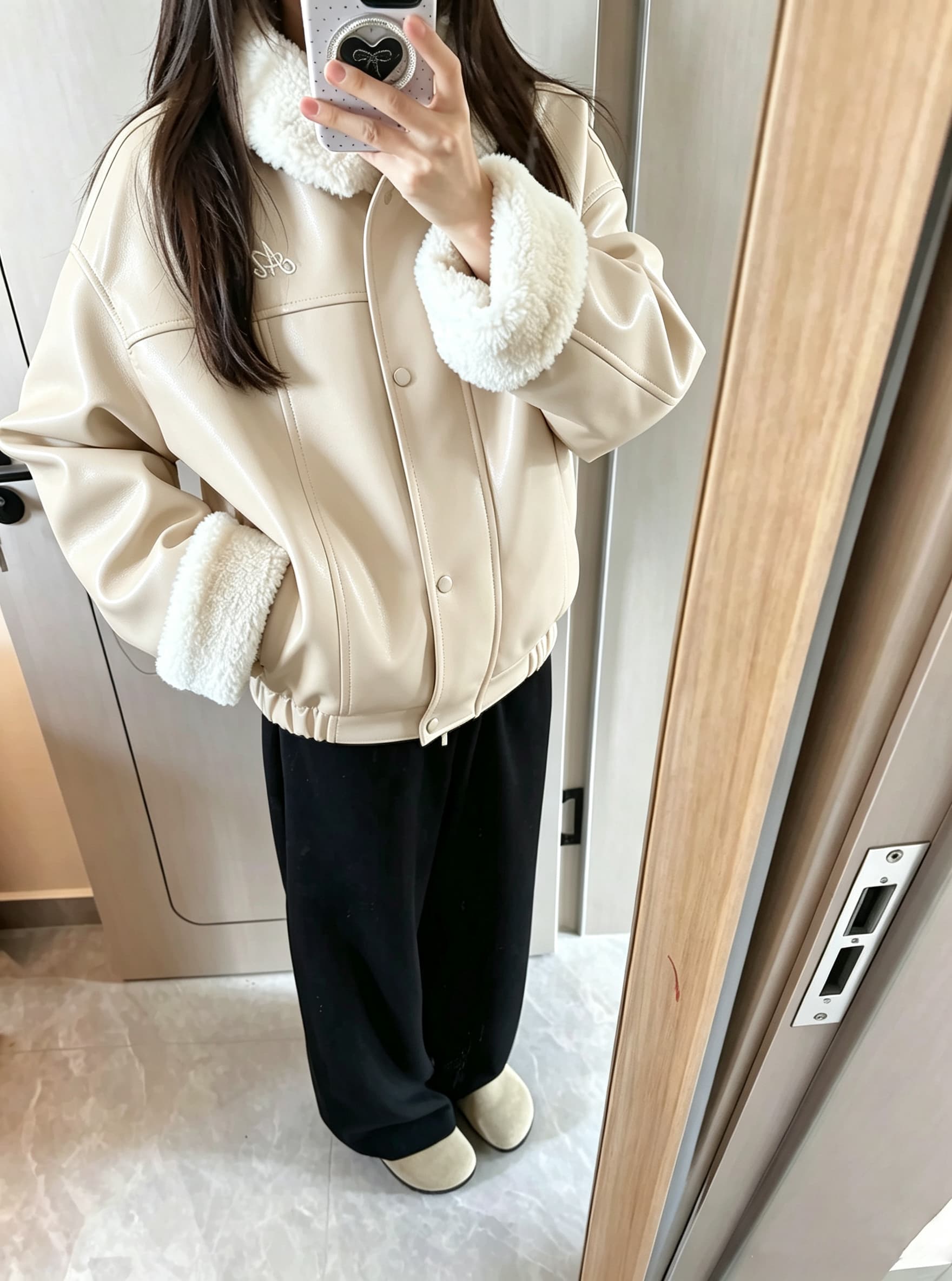 레트로 고급 센스 2026 겨울 새로운 pu 피모 하나 양털 면 의류 루즈핏 털이 있는 한 부서 재킷 이미지 3