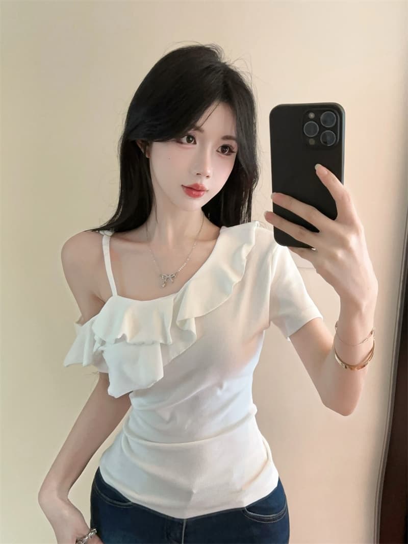 실사 비스듬한 어깨 오프숄더 슬립 프릴 반팔 슬림해 보이는 티셔츠 맨위 상세 이미지 13