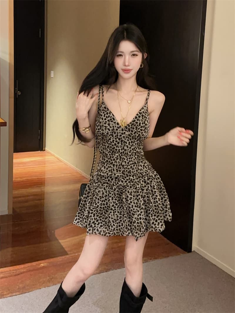실사 레트로 섹시함 레오파드 무늬 V넥 주름 허리 수축 주름 슬립 드레스 상세 이미지 12