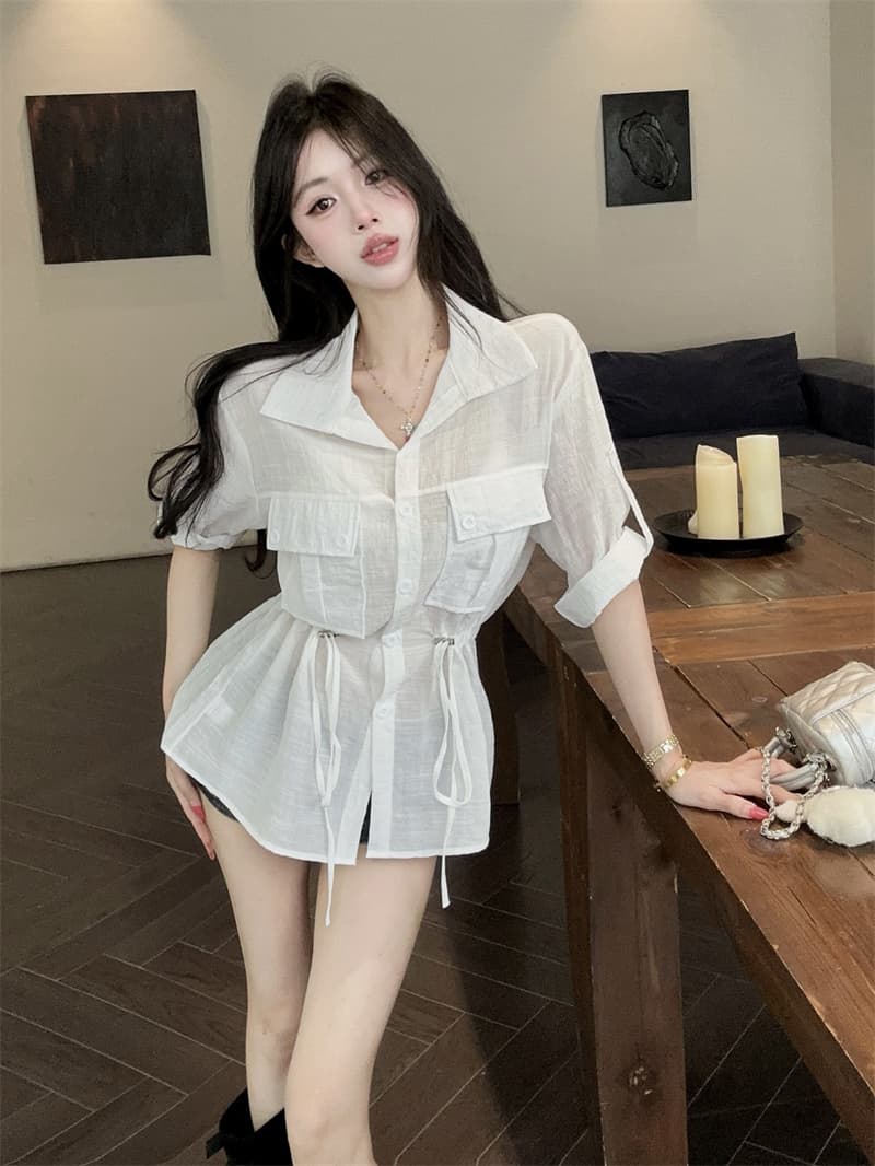 실사 POLO 칼라 고급 중간 소매 화이트 자외선 차단 허리 수축 레이스업 루즈핏 슬림해 보이는 품격 셔츠 맨위 상세 이미지 3