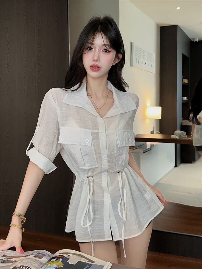 실사 POLO 칼라 고급 중간 소매 화이트 자외선 차단 허리 수축 레이스업 루즈핏 슬림해 보이는 품격 셔츠 맨위 상세 이미지 6