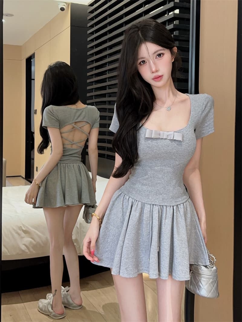 실사 순수한 욕망 품격 섹시함 핫걸 백리스 나비 매듭 반팔 티셔츠 하이웨이스트 슬림해 보이는 퍼프 스커트 투피스 세트 상세 이미지 9
