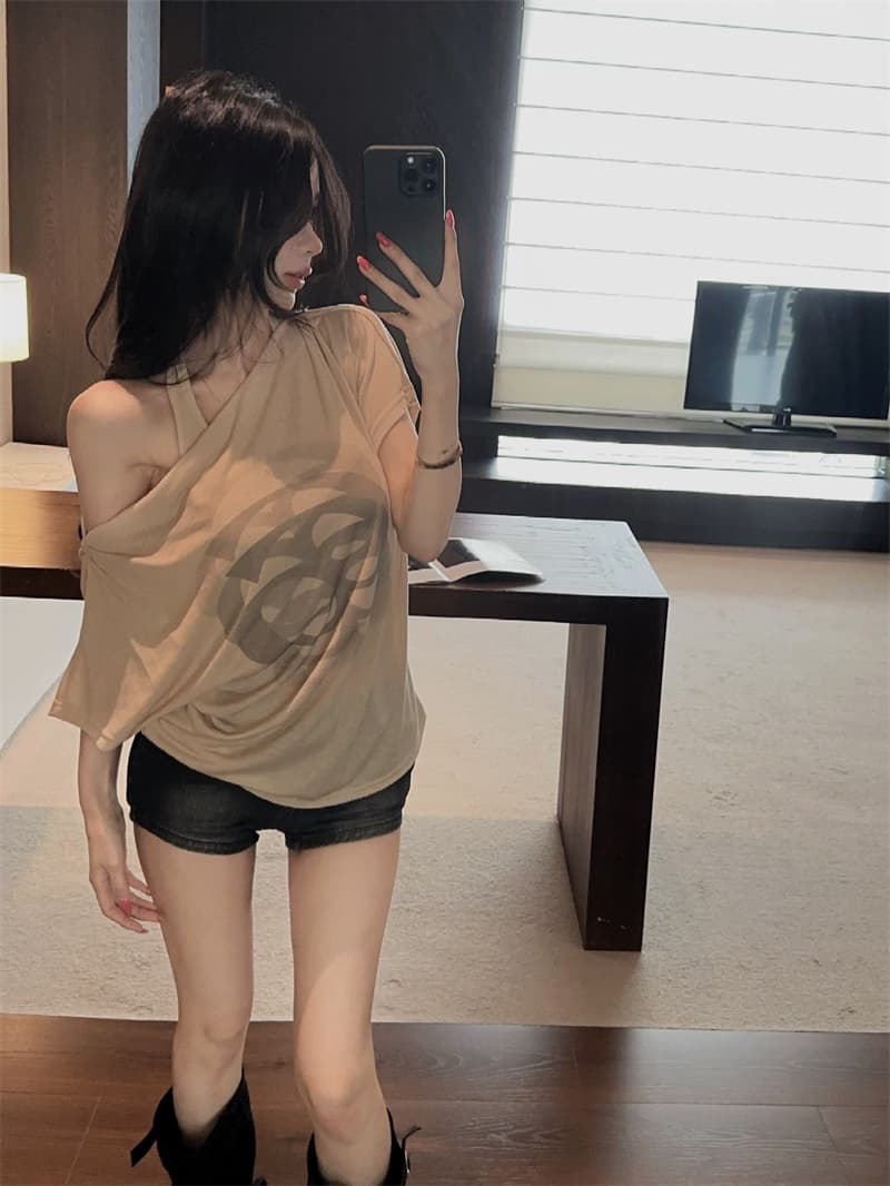 실사 한 부서 순수한 욕망 페이크 레이어드 행침 목 오프숄더 프린트 루즈핏 얇은 스타일 반팔 티셔츠 맨위 상세 이미지 2