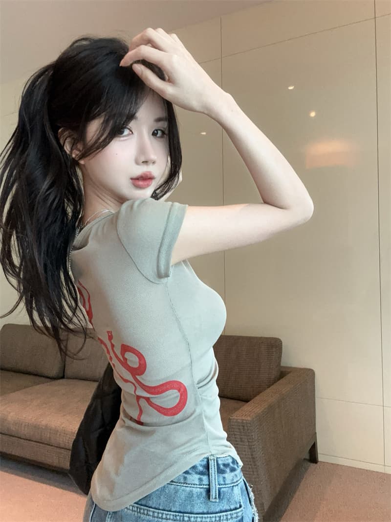 실사 프린트 반팔 u 칼라 핫걸 타이트 반팔 맨위 티셔츠 정가 상세 이미지 6