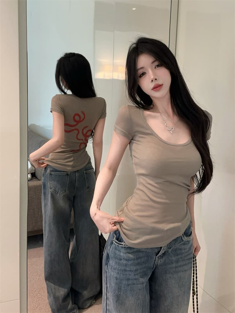 실사 프린트 반팔 u 칼라 핫걸 타이트 반팔 맨위 티셔츠 정가 상세 이미지 8