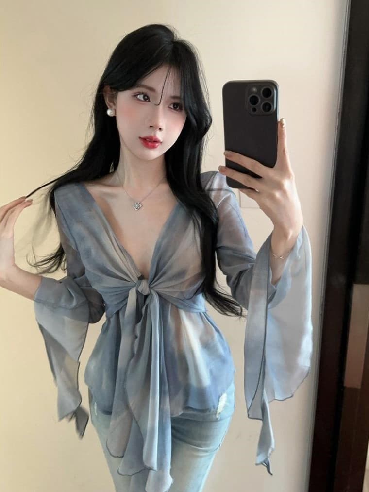 실사 프릴 V넥 스트랩 긴팔 홀치기 염색 셔츠 이미지 3