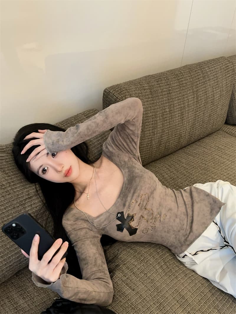실사 광장 칼라 홀치기 염색 프린트 뜨거운 십자가 목걸이 불규칙 슬림해 보이는 기본 셔츠 맨위 티셔츠 상세 이미지 4