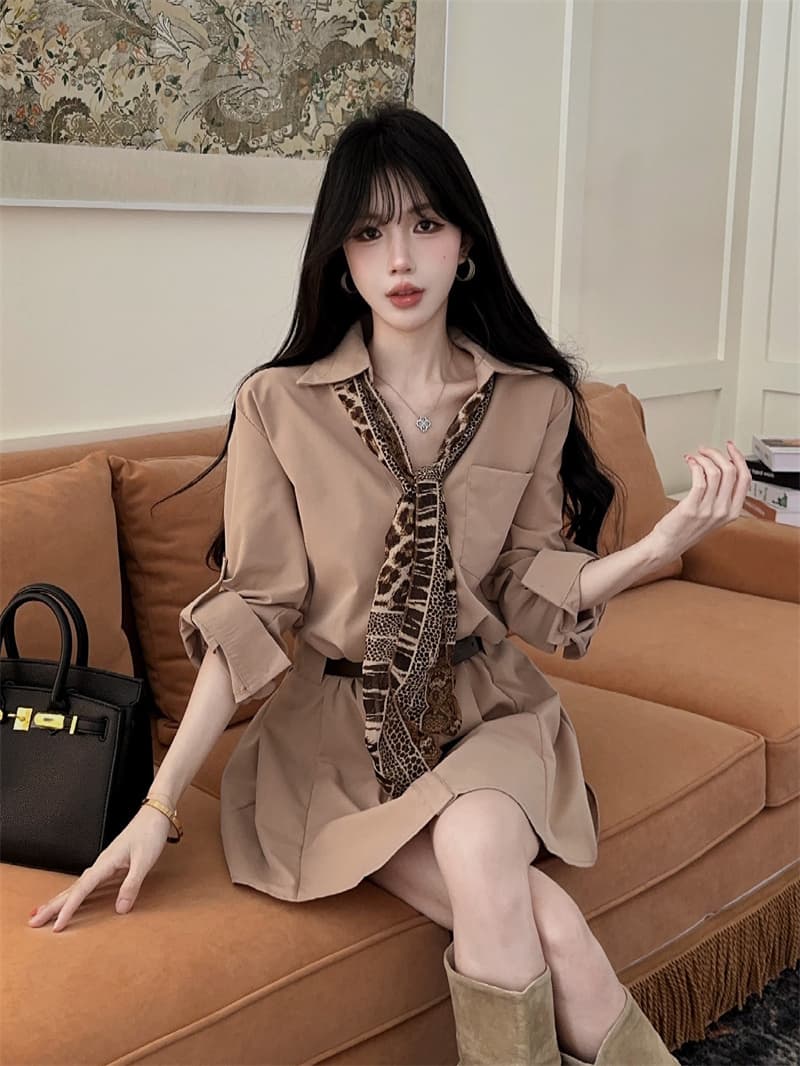 실사 품격 폴로 칼라 허리 수축 슬림해 보이는 긴팔 셔츠 한 마디 점프 슈트 미니 스커트 경기 스카프 벨트 상세 이미지 4