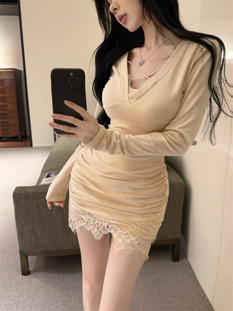실사 순수한 욕망 디스플레이 가슴 대 스트랩 십자가 V넥 몸매 가꾸기 슬림해 보이는 패치워크 레이스 타이트 스커트 드레스 상세 이미지 3