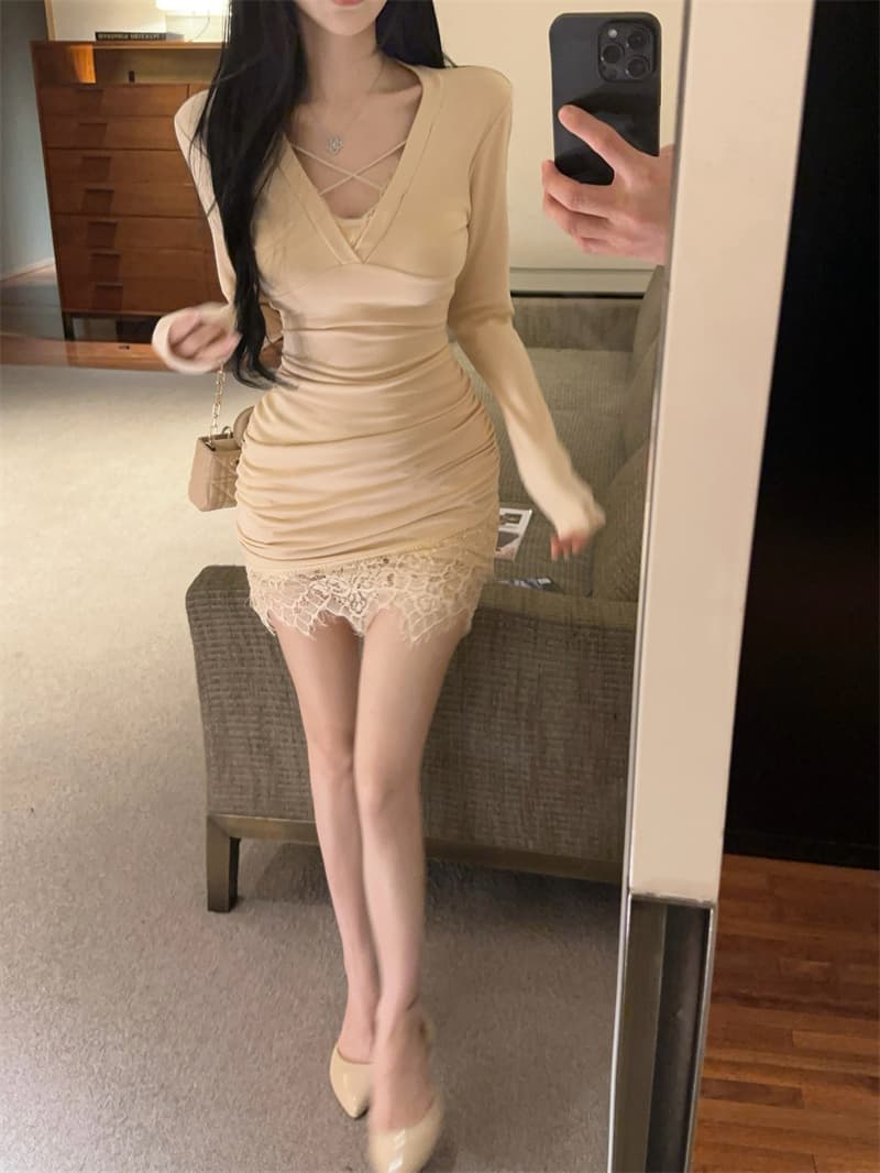 실사 순수한 욕망 디스플레이 가슴 대 스트랩 십자가 V넥 몸매 가꾸기 슬림해 보이는 패치워크 레이스 타이트 스커트 드레스 상세 이미지 5