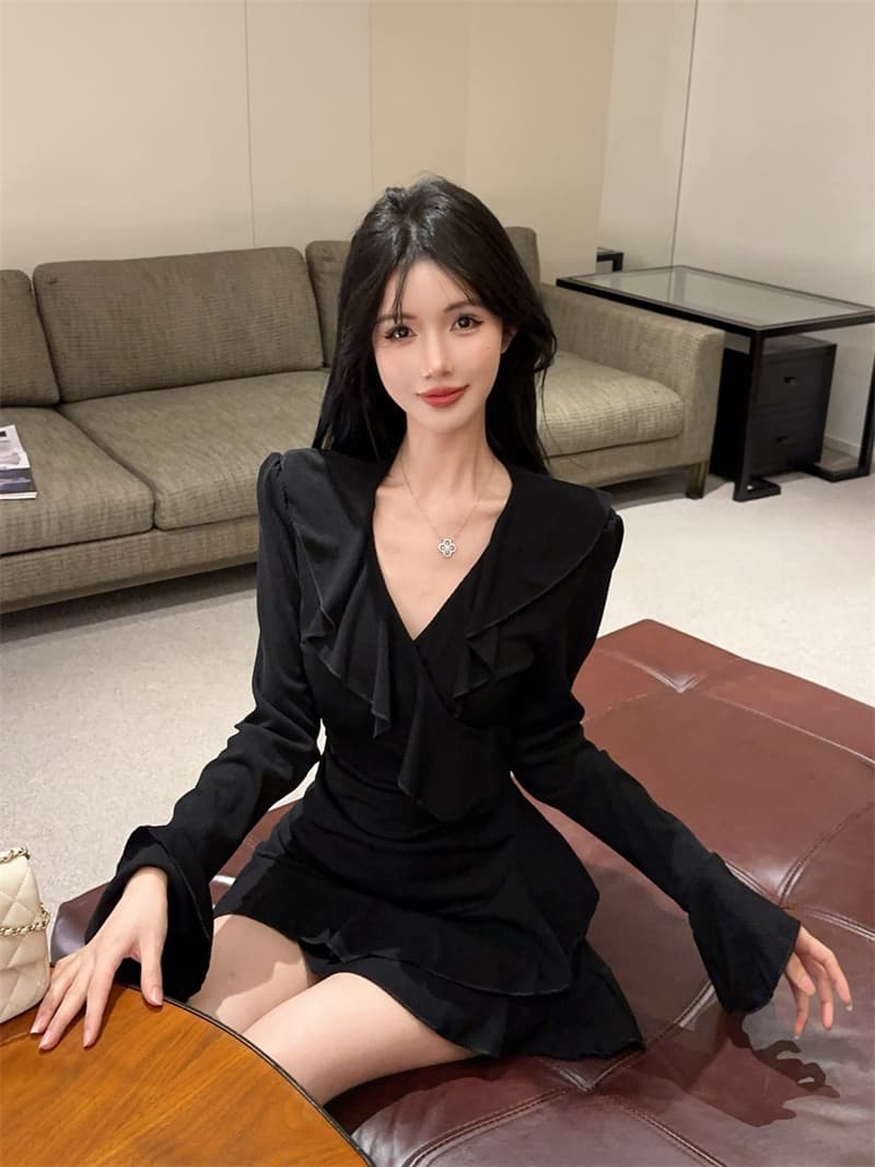 실사 순수한 욕망 바람 프릴 섹시함 V넥 슬림해 보이는 로얄 자매 프랑스식 작은 검은 드레스 긴팔 드레스 상세 이미지 4