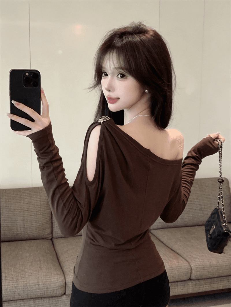 실사 차가운 매운맛 금속 버클 미니멀리즘 다용도 불규칙 비스듬한 어깨 오프숄더 섹시함 긴팔 기본 셔츠 티셔츠 맨위 상세 이미지 3