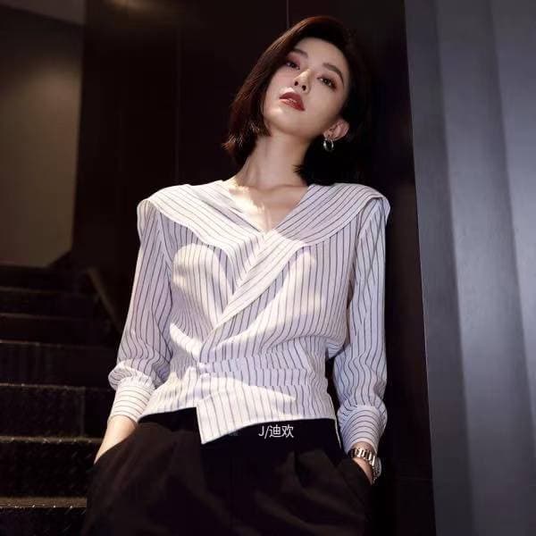 2026 봄 새로운 빛 요리 한 바람 스트라이프 긴팔 여성 셔츠 V넥 허리 수축 세련된 슬림해 보이는 빅 사이즈 인사이드 잡아라. 의류 이미지 3