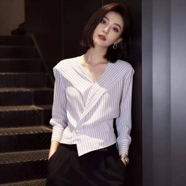 2026 봄 새로운 빛 요리 한 바람 스트라이프 긴팔 여성 셔츠 V넥 허리 수축 세련된 슬림해 보이는 빅 사이즈 인사이드 잡아라. 의류 상세 이미지 1