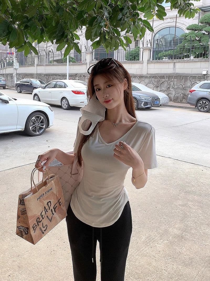 순수한 욕망 바람 몸매 가꾸기 긍정적 인 어깨 V넥 반팔 티셔츠 여성 여름 새로운 불규칙 허리 수축 슬림해 보이는 회색 다용도 맨위 상세 이미지 13