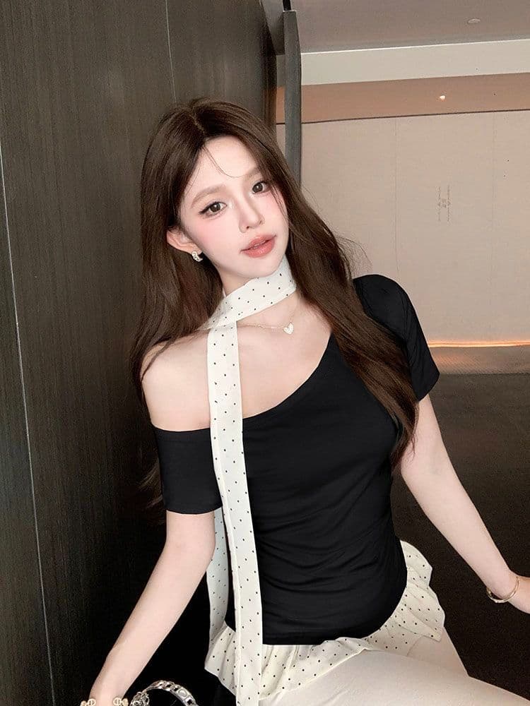 2026 새로운 비스듬한 칼라 오프숄더 나비 매듭 스카프 스트랩 행침 목 반팔 이미지 2