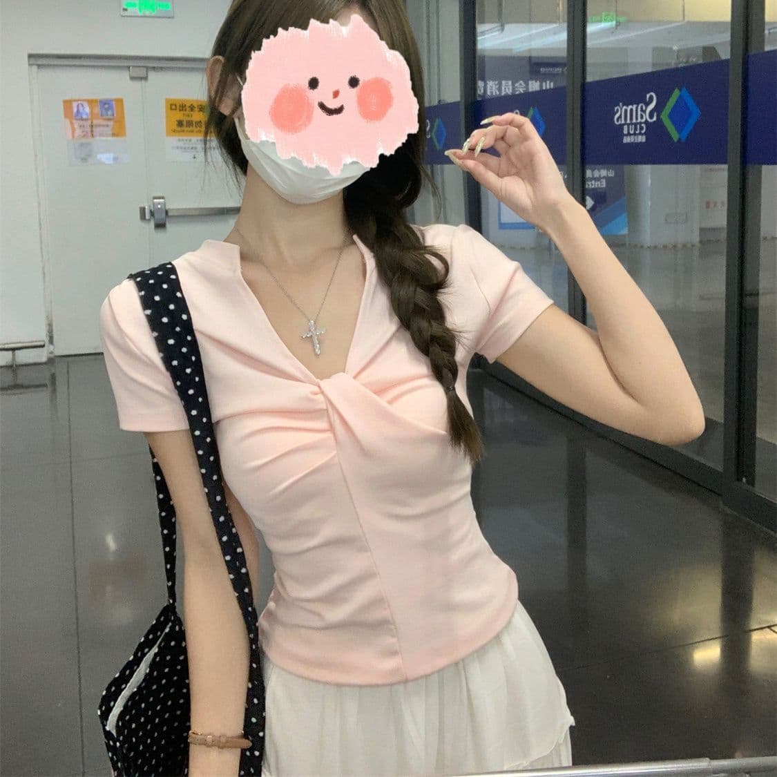 한국 스타일 핫걸 다용도 몸매 가꾸기 슬림해 보이는 주름 인사이드 가져 가라. 반팔 Chic 맨위 상세 이미지 4
