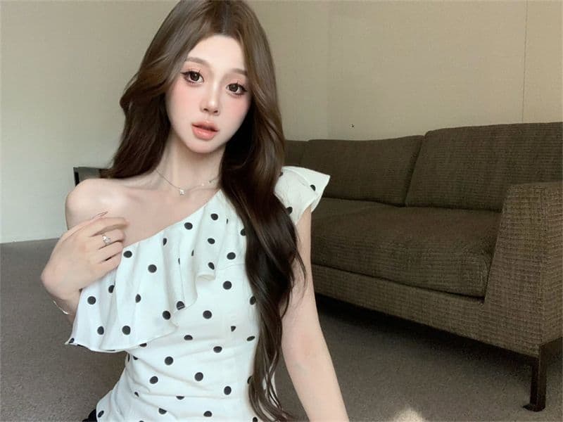 차가운 실크 코튼 프랑스식 프릴 도트 무늬 비스듬한 어깨 민소매 조끼 여성 여름 몸매 가꾸기 핫걸 맨위 상세 이미지 6