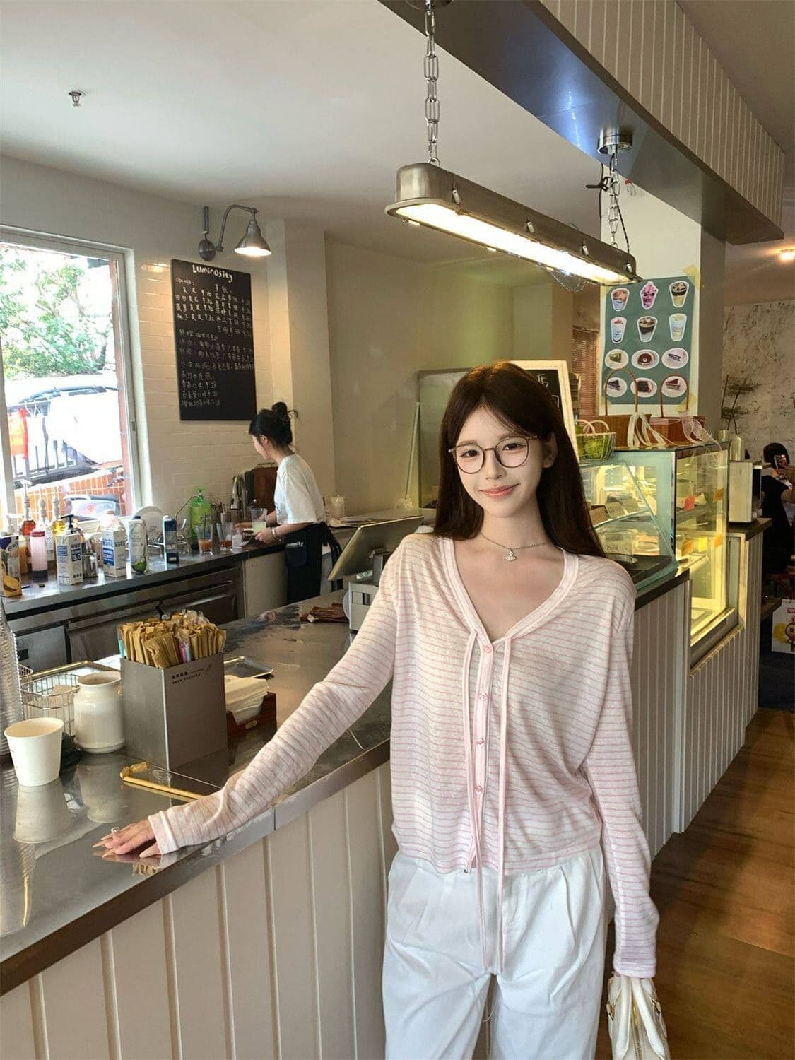 주간 실크 눈꽃 컬러 짜임 스트라이프 긴팔 오픈 가디건 티셔츠 여성 얇은 스타일 마이크로 ~을 통해 루즈핏 자외선 차단 블라우스 맨위 상세 이미지 4