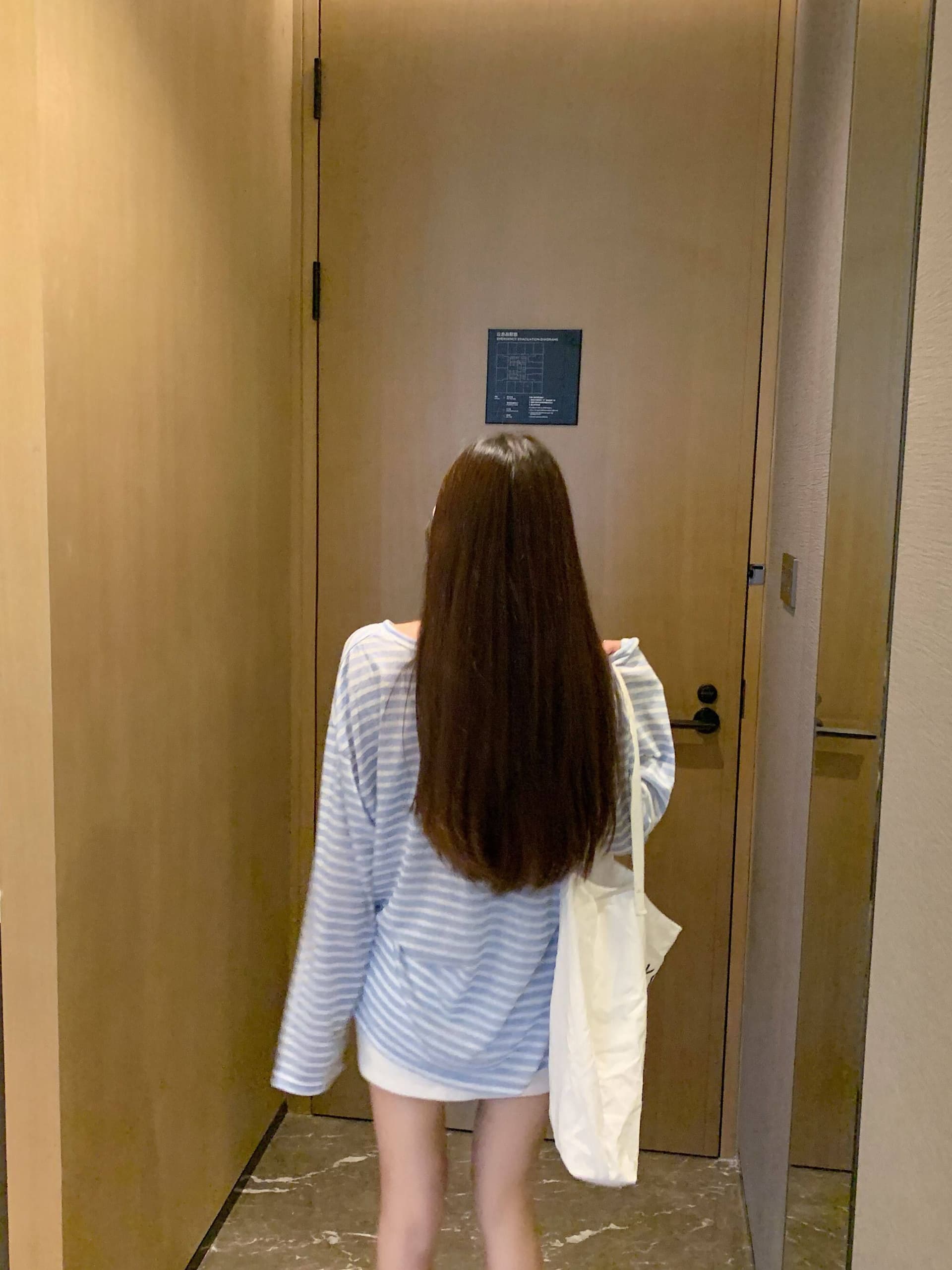 모방 면 눈꽃 면 스트라이프 긴팔 티셔츠 여성 여름 새로운 루즈핏 슬림해 보이는 캐주얼 자외선 차단 블라우스 상세 이미지 3