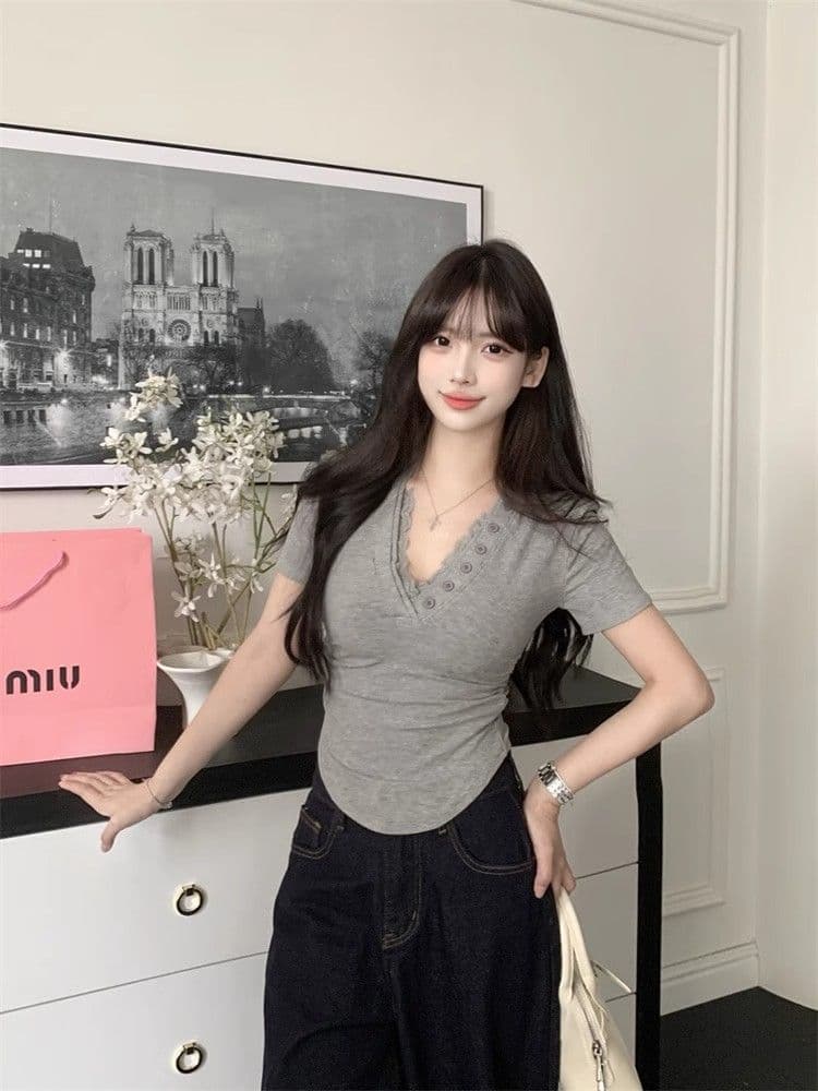 레이스 조각 섹시함 V넥 반팔 티셔츠 여성 여름 몸매 가꾸기 허리 수축 순수한 욕망 회색 타이트 슬림해 보이는 만나는 맨위 이미지 2