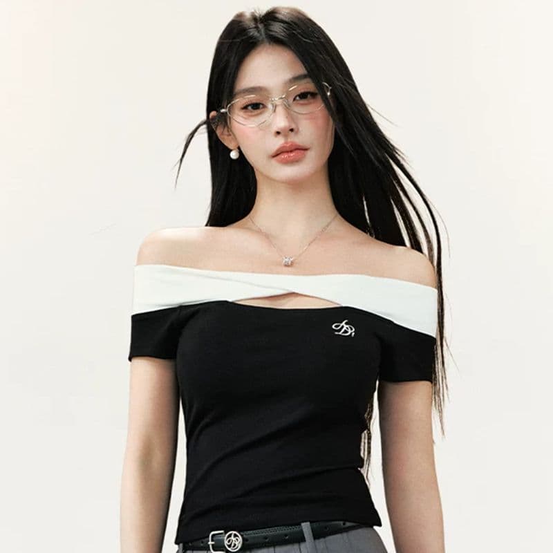 한 부서 비틀림 홀로우 아웃 보트넥 반팔 여성 여름 착용 가져 가라. 핫걸 바람 오프숄더 티셔츠 몸매 가꾸기 슬림해 보이는 맨위 트렌디