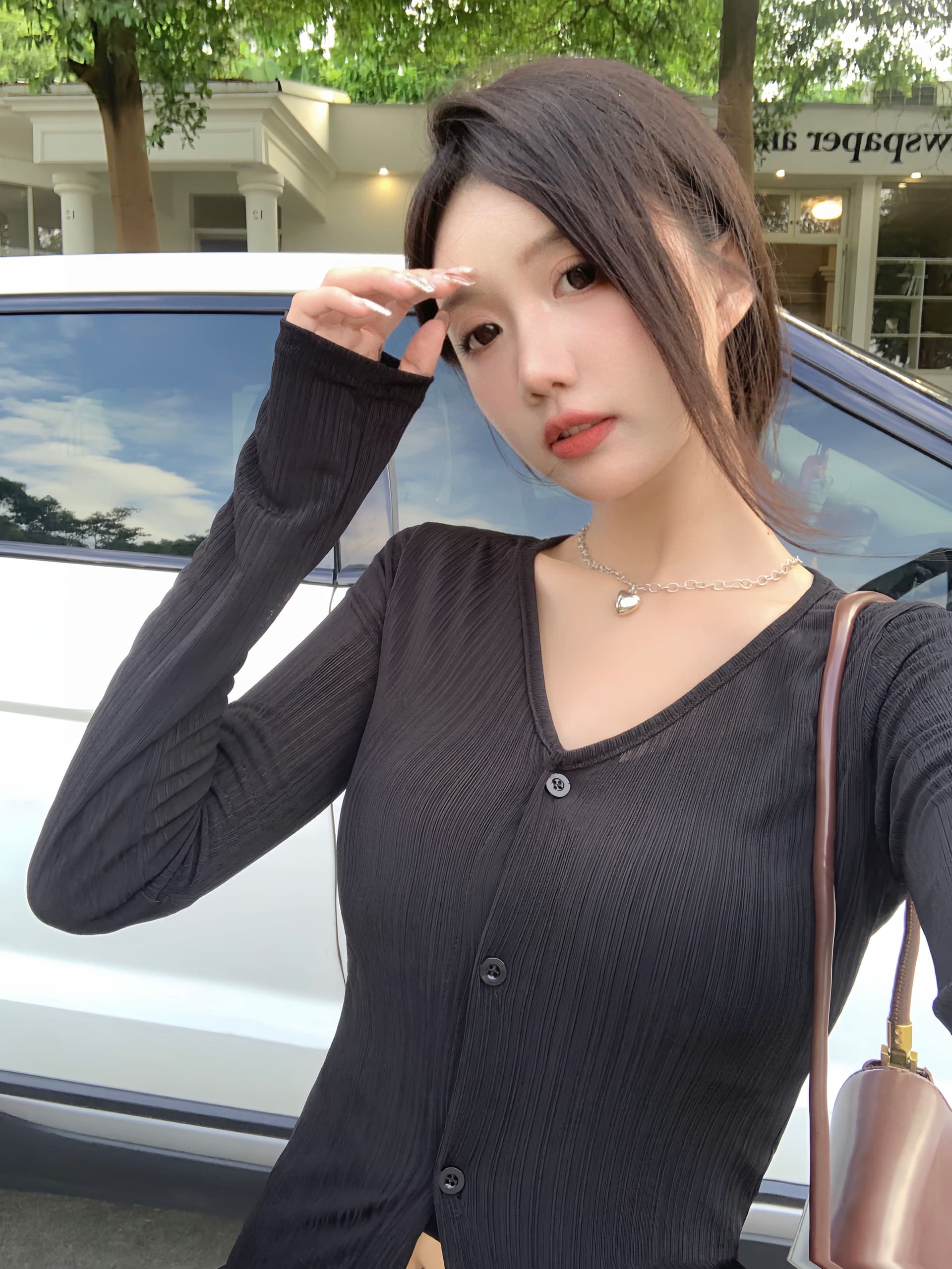 검정색 품격 V넥 니트 오픈 가디건 여성 디자인 센스 봄 가을 몸매 가꾸기 슬림해 보이는 얇은 스타일 재킷 맨위 상세 이미지 3