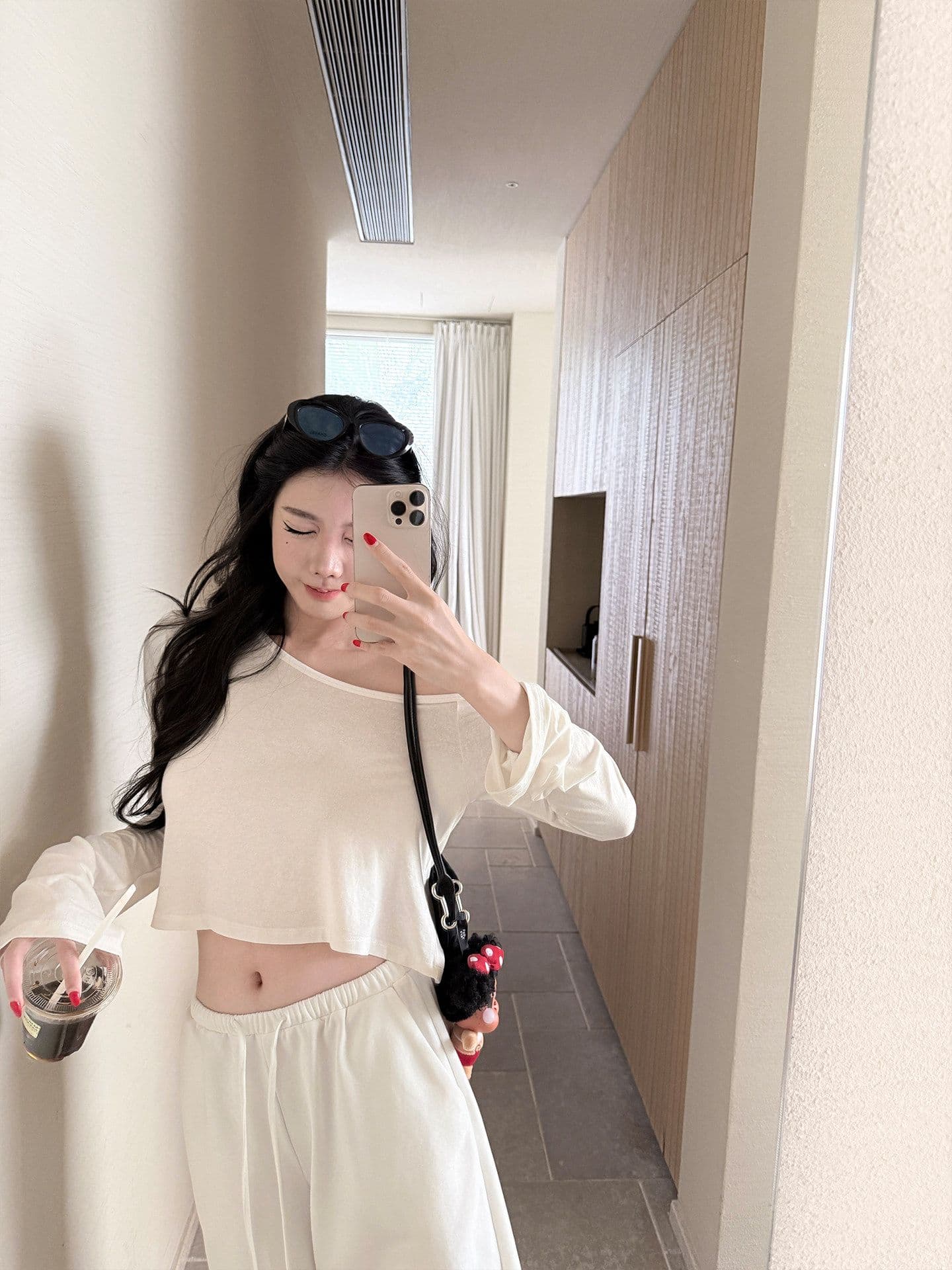 비스듬한 어깨 긴팔 티셔츠 여성 여름과 가을 쇼트 스타일 슬림해 보이는 다용도 오프숄더 핫걸 슬림해 보이는 작은 대중 맨위 이미지 3