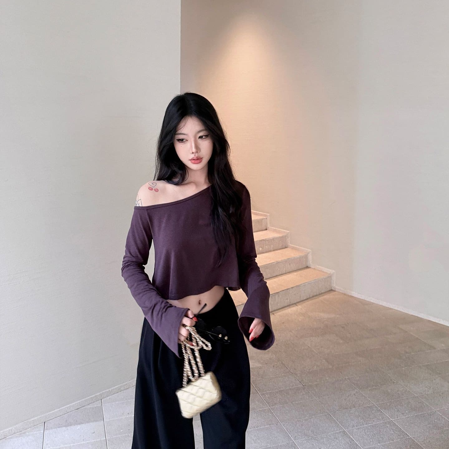 비스듬한 어깨 긴팔 티셔츠 여성 여름과 가을 쇼트 스타일 슬림해 보이는 다용도 오프숄더 핫걸 슬림해 보이는 작은 대중 맨위 이미지 5