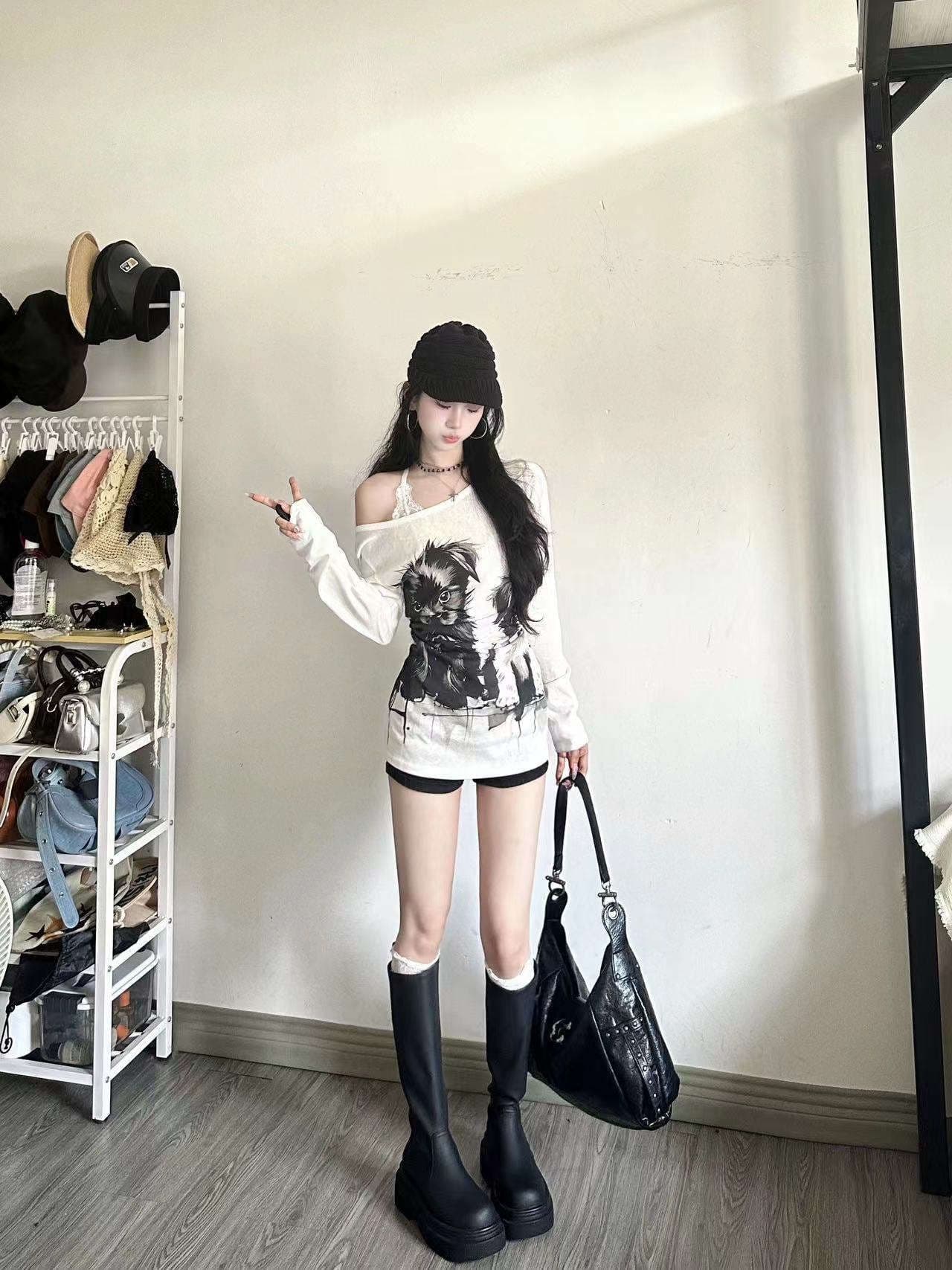 눈꽃 면 이른 가을 레트로 핫걸 마이크로 ~을 통해 섹시함 귀여운 강아지 오프숄더 긴팔 몸매 가꾸기 슬림해 보이는 오프숄더 맨위 이미지 4