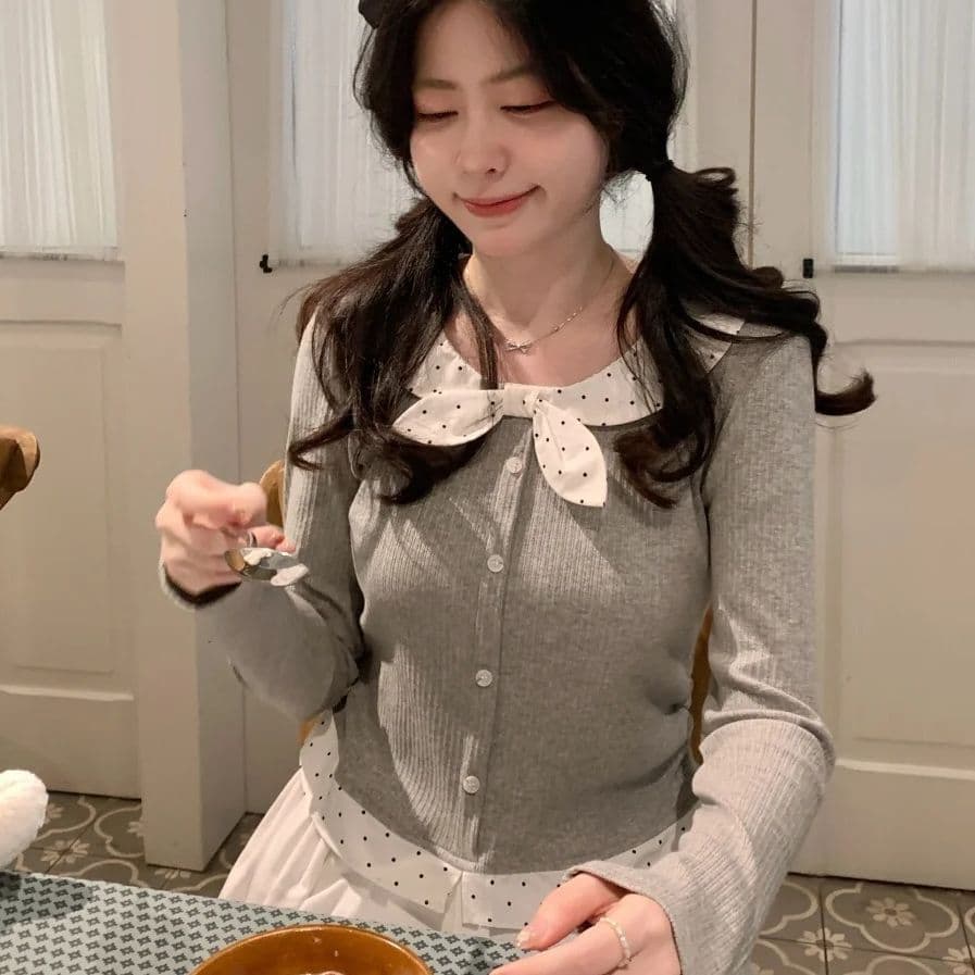 페이크 레이어드 도트 무늬 u 칼라 긴팔 티셔츠 여성 의류 맨위
