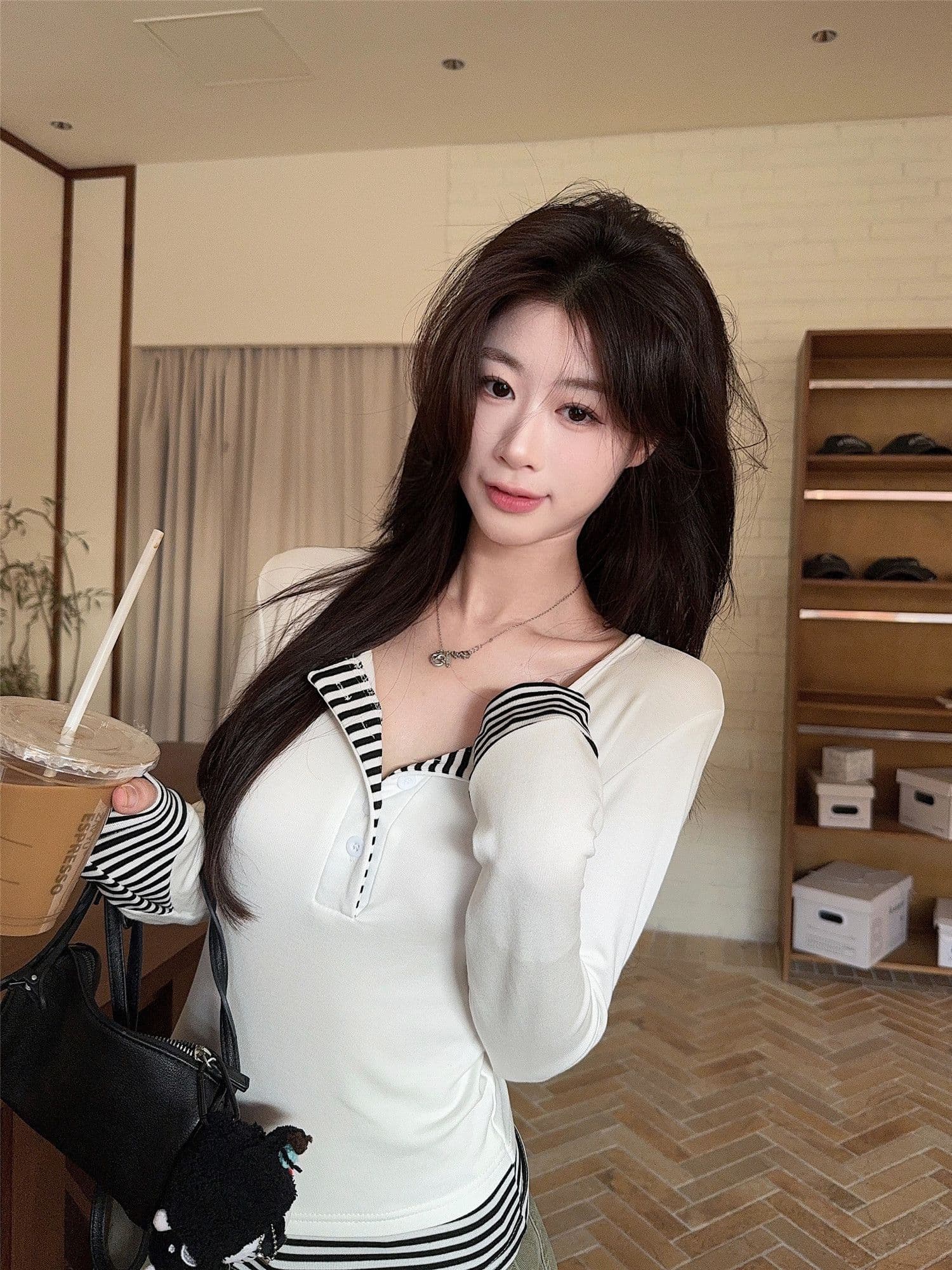 디자인 센스 핫걸 스트라이프 패치워크 티셔츠 여성 의류 가을 패치워크 반 개방 칼라 상세 이미지 12