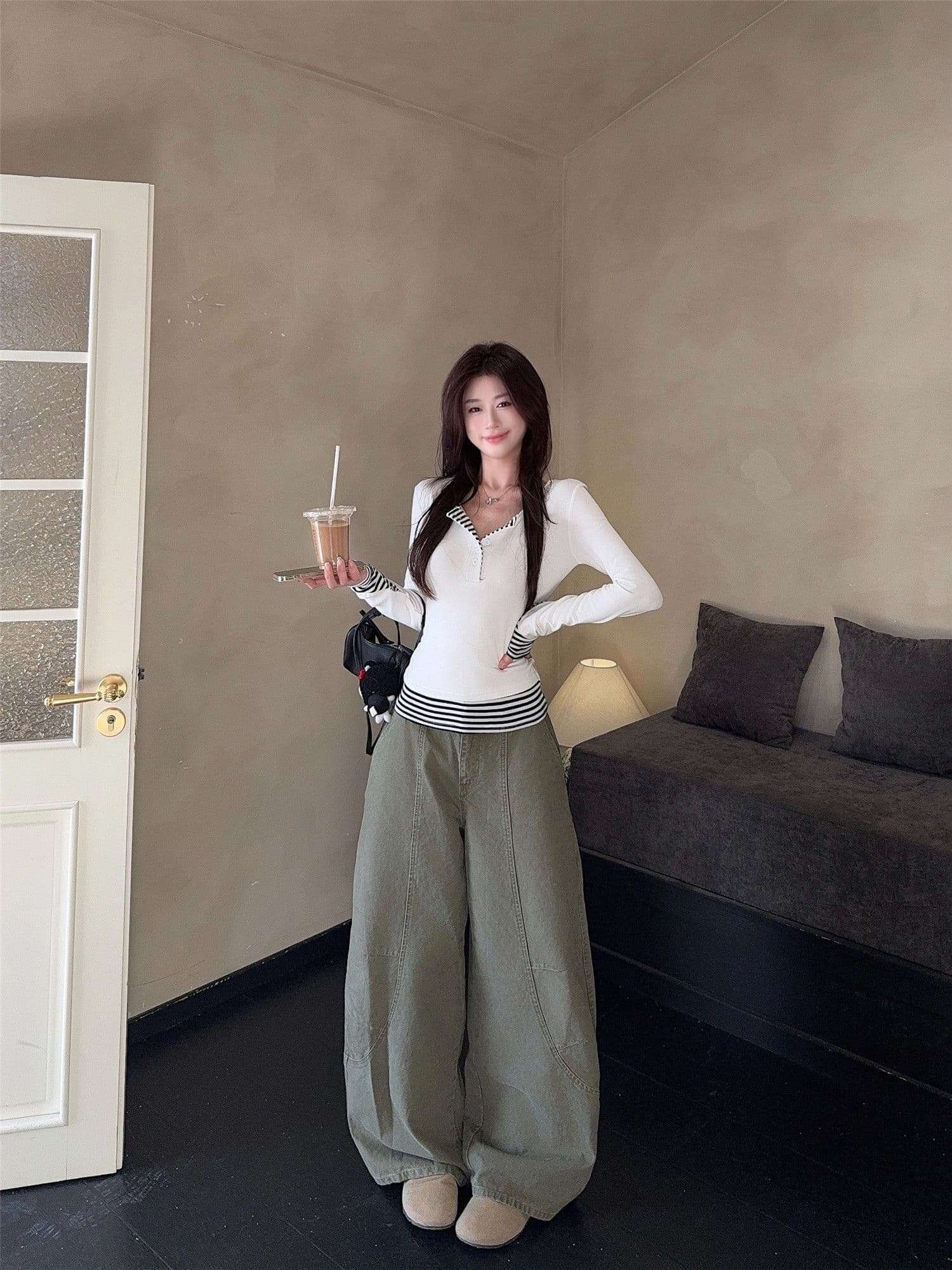 디자인 센스 핫걸 스트라이프 패치워크 티셔츠 여성 의류 가을 패치워크 반 개방 칼라 상세 이미지 13