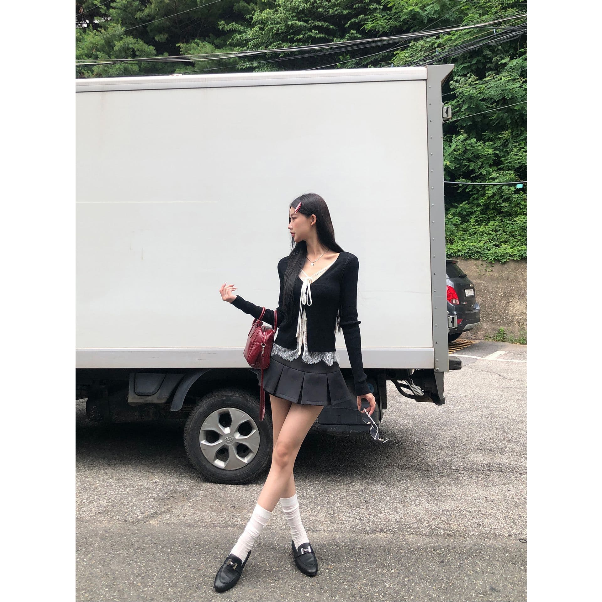 레드 맨 파빌리온 니트 스웨터 여성 착용 가져 가라. 검정색 외부 잡아라. 의류 레이스 페이크 레이어드 스웨터 코트 이미지 3