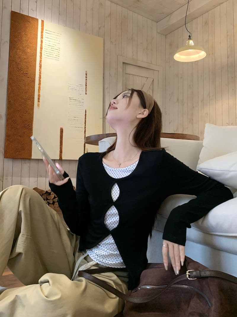 페이크 레이어드 패치워크 배색 긴팔 티셔츠 여성 가을 검정색 몸매 가꾸기 슬림해 보이는 쇼트 스타일 맨위 이미지 2