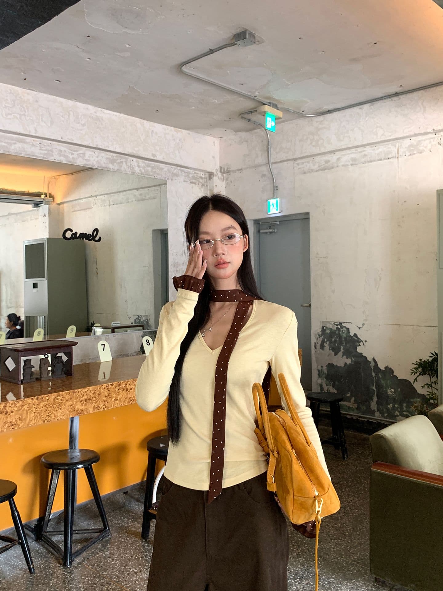 디자인 센스 긴팔 황색 티셔츠 고유 한 다용도 패치워크 핫걸 몸매 가꾸기 슬림해 보이는 맨위 여성 상세 이미지 5