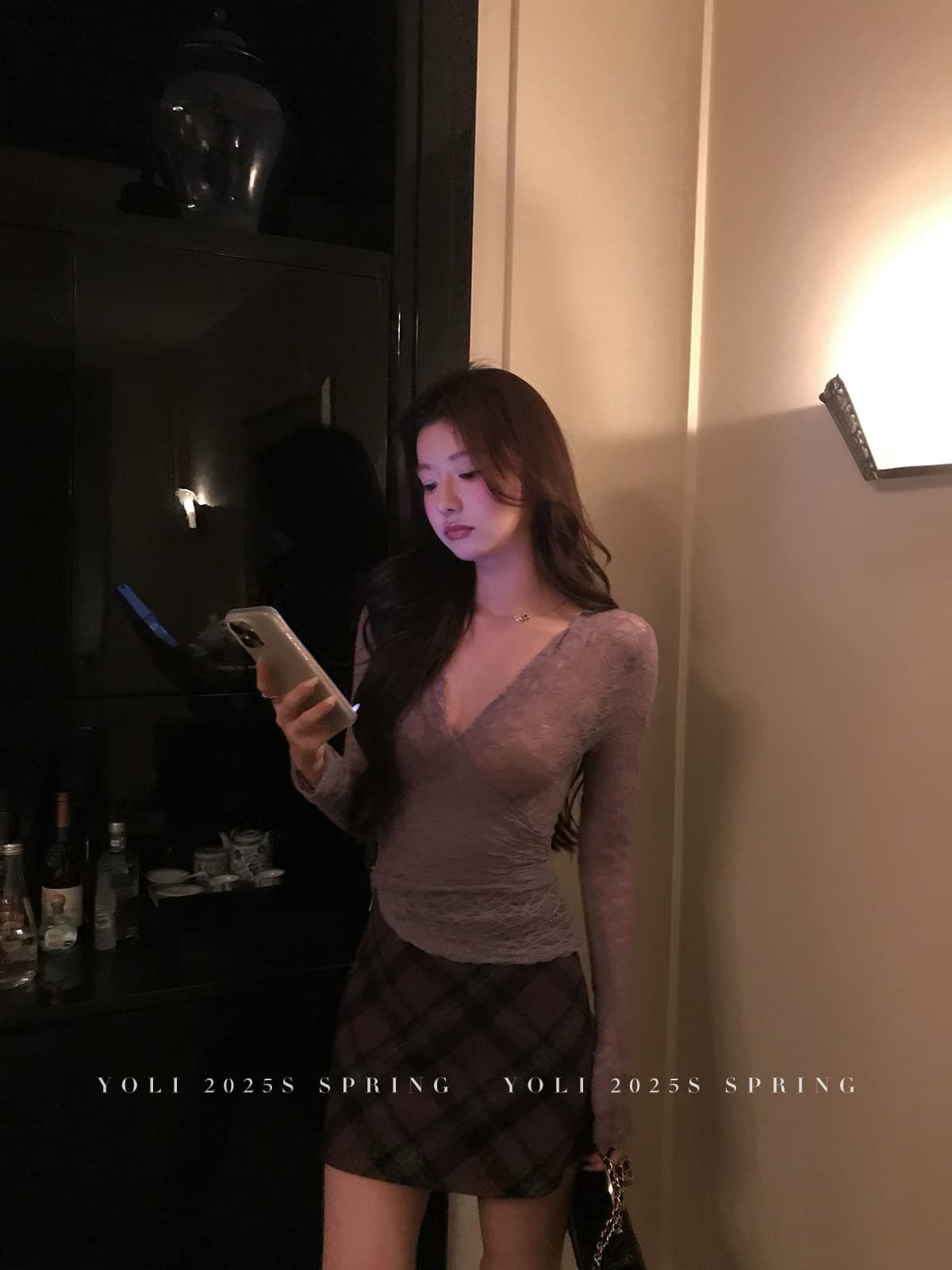 낮음 V넥 레이스 긴팔 티셔츠 여성 가을 2026 새로운 순수한 욕망 섹시함 보라색 몸매 가꾸기 마이크로 ~을 통해 고급 센스 맨위 이미지 4